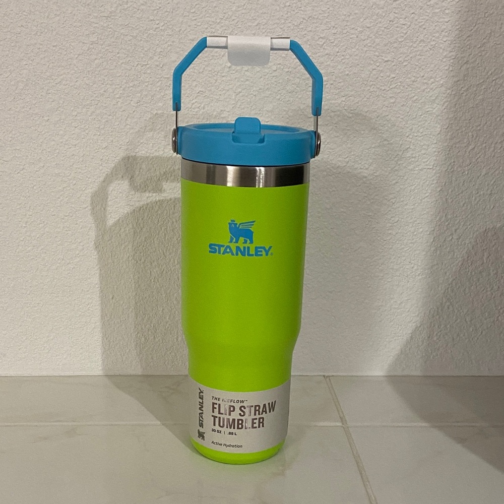 New Stanley The Iceflow Flip Straw tumbler 30oz